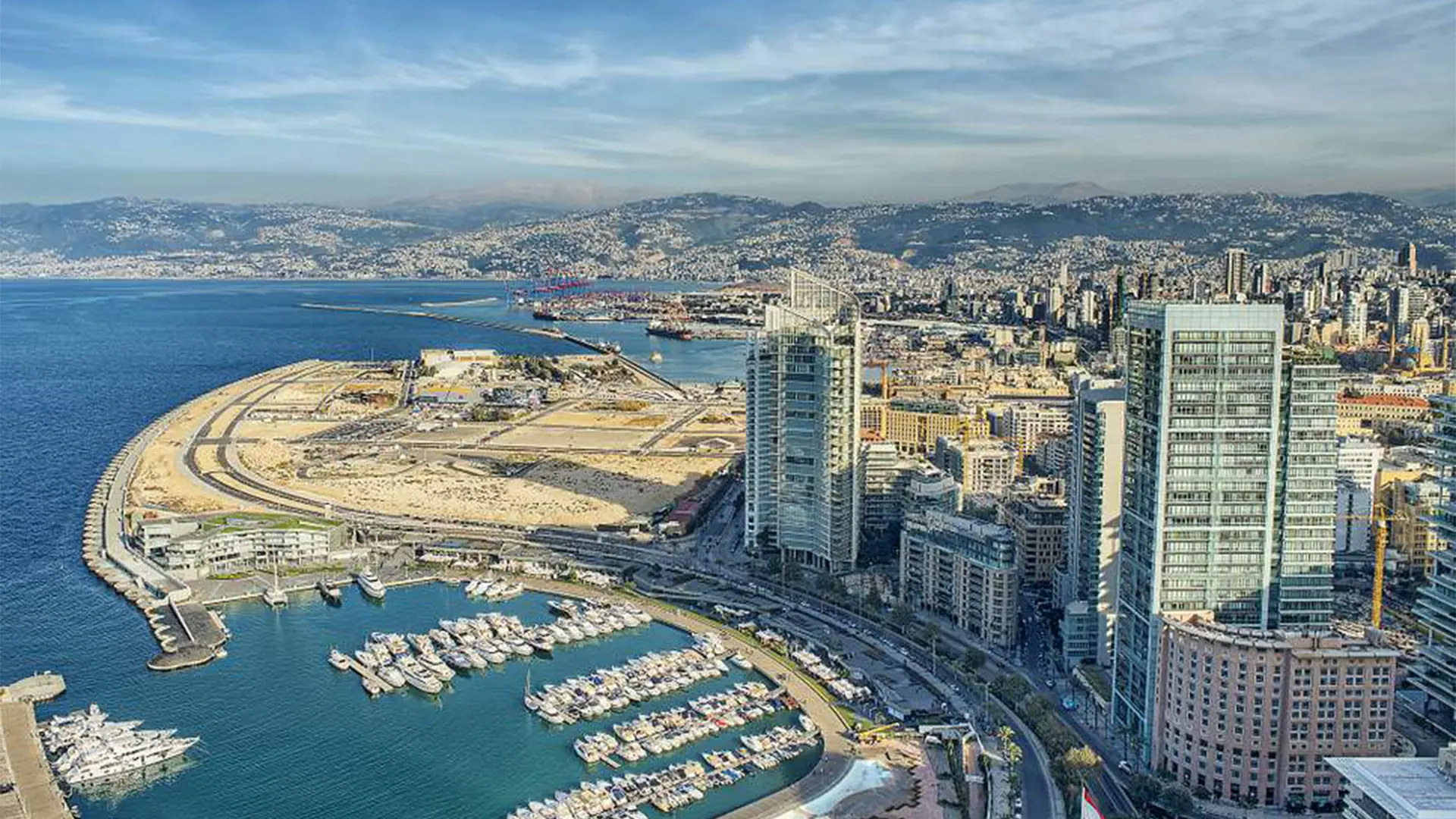 شحن من أبو ظبي إلى بيروت مع زمزم إكسبرس