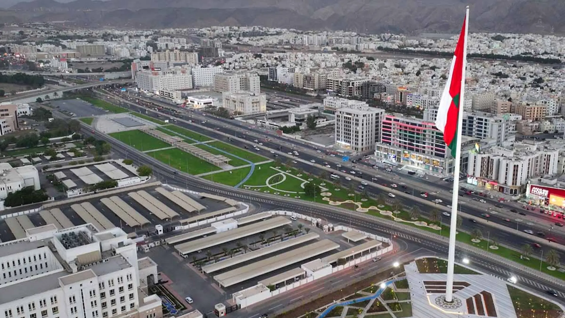 الشحن من دبي الى سلطنة عمان